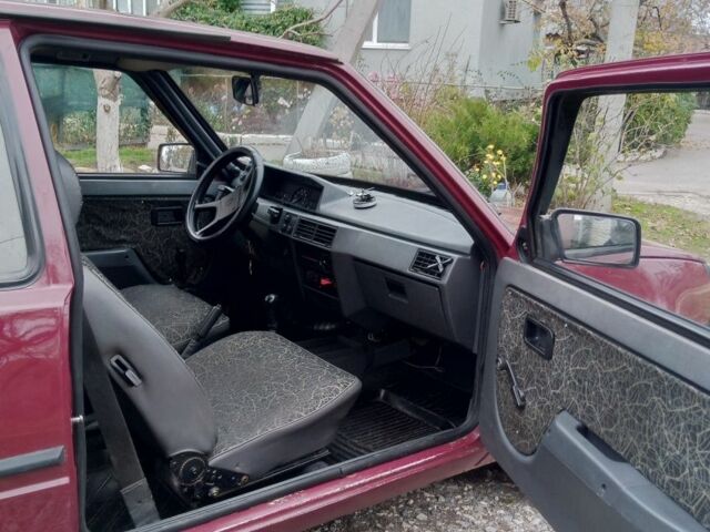 Красный ЗАЗ 1102 Таврия, объемом двигателя 1.2 л и пробегом 194 тыс. км за 950 $, фото 15 на Automoto.ua