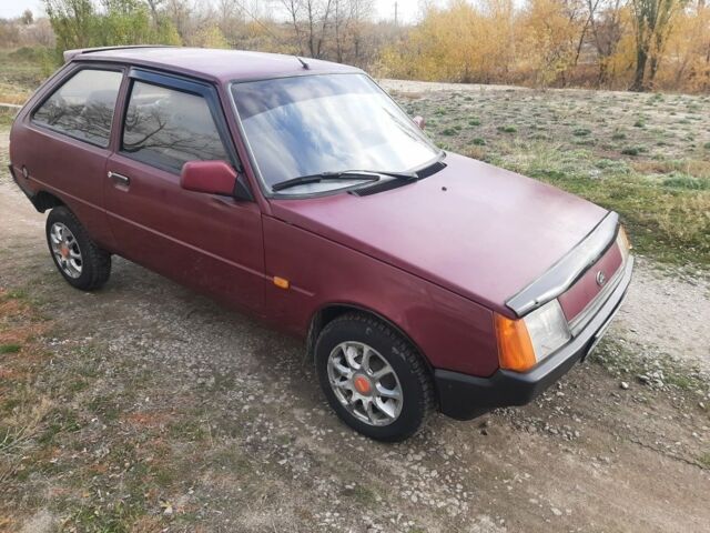 Красный ЗАЗ 1102 Таврия, объемом двигателя 1.2 л и пробегом 160 тыс. км за 850 $, фото 1 на Automoto.ua