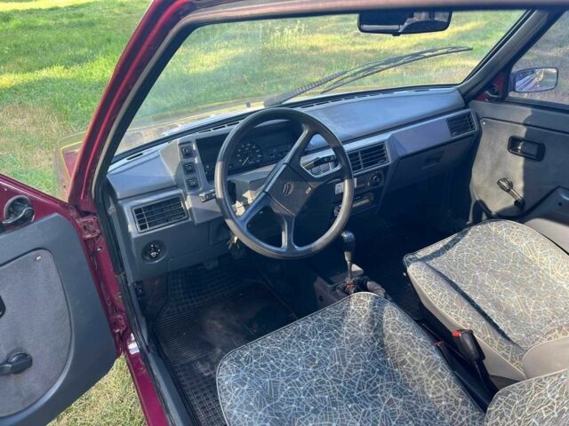 Красный ЗАЗ 1102 Таврия, объемом двигателя 1.3 л и пробегом 111 тыс. км за 1198 $, фото 2 на Automoto.ua