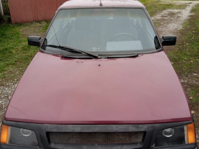 Красный ЗАЗ 1102 Таврия, объемом двигателя 1.2 л и пробегом 194 тыс. км за 950 $, фото 7 на Automoto.ua