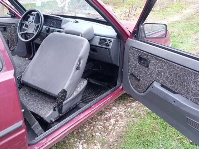 Красный ЗАЗ 1102 Таврия, объемом двигателя 1.2 л и пробегом 194 тыс. км за 950 $, фото 21 на Automoto.ua