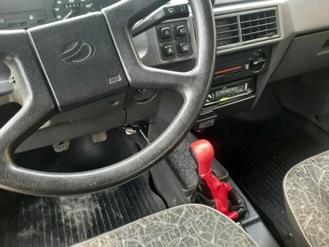 Красный ЗАЗ 1102 Таврия, объемом двигателя 1.2 л и пробегом 160 тыс. км за 850 $, фото 5 на Automoto.ua