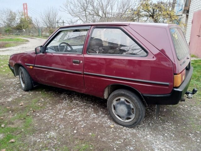 Красный ЗАЗ 1102 Таврия, объемом двигателя 1.2 л и пробегом 194 тыс. км за 950 $, фото 5 на Automoto.ua