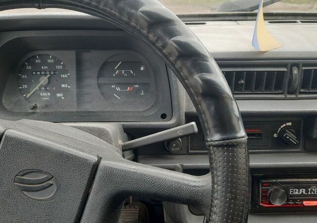 Красный ЗАЗ 1102 Таврия, объемом двигателя 1.1 л и пробегом 93 тыс. км за 1100 $, фото 7 на Automoto.ua