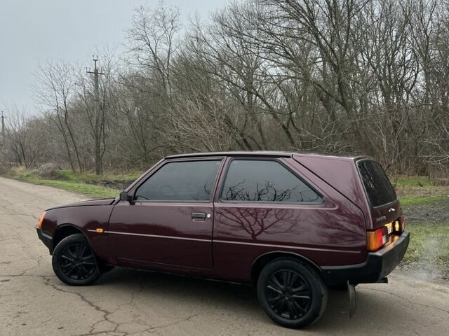 Красный ЗАЗ 1102 Таврия, объемом двигателя 1.2 л и пробегом 101 тыс. км за 1499 $, фото 5 на Automoto.ua