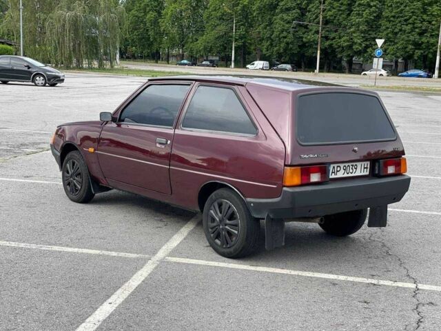 Красный ЗАЗ 1102 Таврия, объемом двигателя 1.2 л и пробегом 101 тыс. км за 1299 $, фото 5 на Automoto.ua