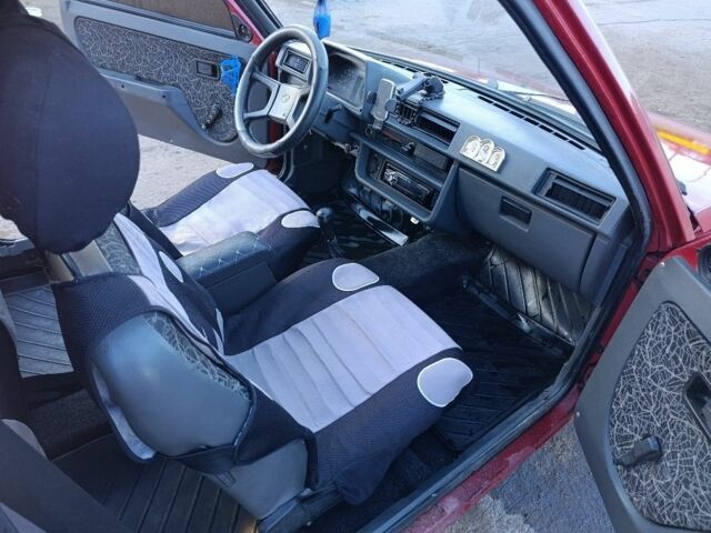 Красный ЗАЗ 1102 Таврия, объемом двигателя 1.2 л и пробегом 95 тыс. км за 792 $, фото 8 на Automoto.ua