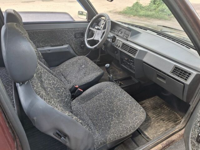 Красный ЗАЗ 1102 Таврия, объемом двигателя 1.2 л и пробегом 137 тыс. км за 800 $, фото 9 на Automoto.ua