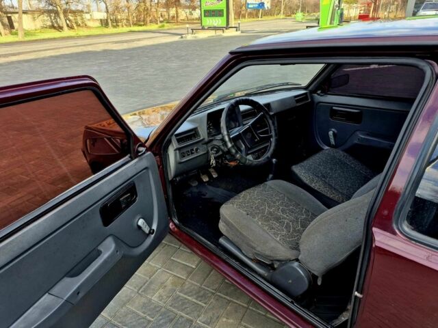 Красный ЗАЗ 1102 Таврия, объемом двигателя 1 л и пробегом 90 тыс. км за 650 $, фото 7 на Automoto.ua