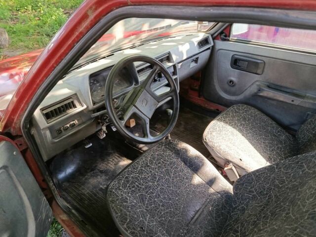 Червоний ЗАЗ 1102 Таврія, об'ємом двигуна 1 л та пробігом 200 тис. км за 500 $, фото 9 на Automoto.ua