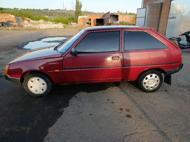 Красный ЗАЗ 1102 Таврия, объемом двигателя 1.2 л и пробегом 95 тыс. км за 792 $, фото 2 на Automoto.ua