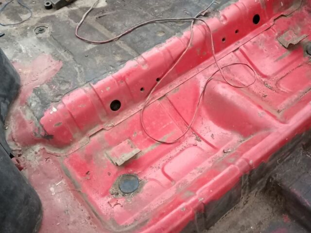 Красный ЗАЗ 1102 Таврия, объемом двигателя 0 л и пробегом 100 тыс. км за 379 $, фото 7 на Automoto.ua