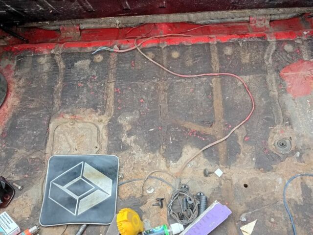 Красный ЗАЗ 1102 Таврия, объемом двигателя 0 л и пробегом 100 тыс. км за 379 $, фото 1 на Automoto.ua