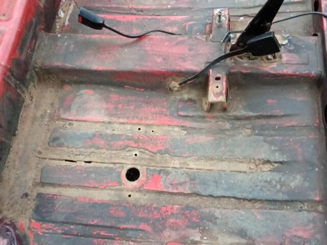 Красный ЗАЗ 1102 Таврия, объемом двигателя 0 л и пробегом 100 тыс. км за 379 $, фото 5 на Automoto.ua