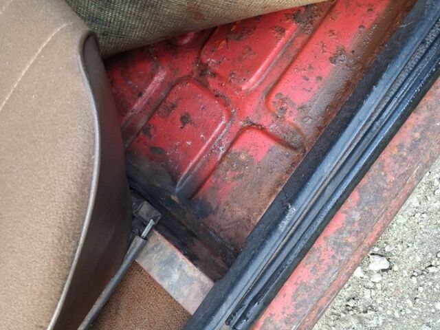 Красный ЗАЗ 1102 Таврия, объемом двигателя 0 л и пробегом 31 тыс. км за 650 $, фото 3 на Automoto.ua