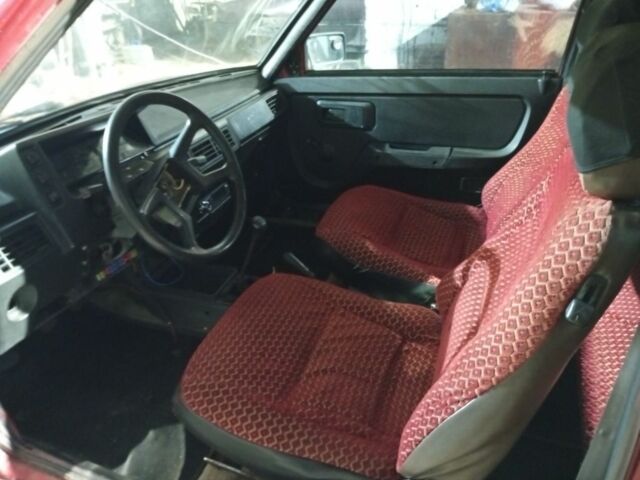 Красный ЗАЗ 1102 Таврия, объемом двигателя 1 л и пробегом 78 тыс. км за 835 $, фото 5 на Automoto.ua