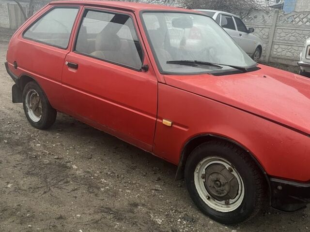 Красный ЗАЗ 1102 Таврия, объемом двигателя 1.2 л и пробегом 44 тыс. км за 544 $, фото 5 на Automoto.ua