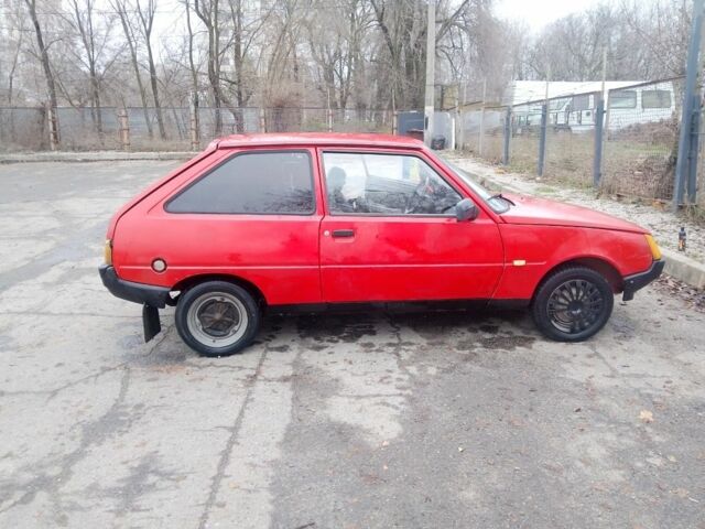 Червоний ЗАЗ 1102 Таврія, об'ємом двигуна 1 л та пробігом 1000 тис. км за 475 $, фото 4 на Automoto.ua