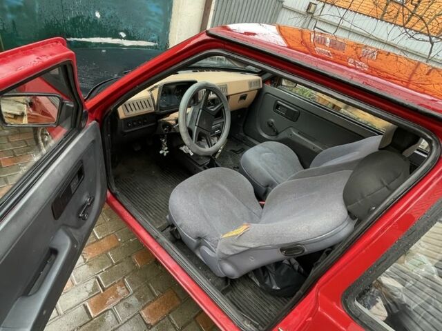 Красный ЗАЗ 1102 Таврия, объемом двигателя 1.1 л и пробегом 135 тыс. км за 700 $, фото 3 на Automoto.ua