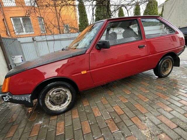 Красный ЗАЗ 1102 Таврия, объемом двигателя 1.1 л и пробегом 135 тыс. км за 700 $, фото 4 на Automoto.ua