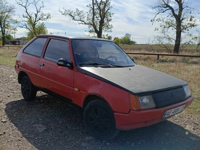 Красный ЗАЗ 1102 Таврия, объемом двигателя 1.1 л и пробегом 100 тыс. км за 583 $, фото 4 на Automoto.ua