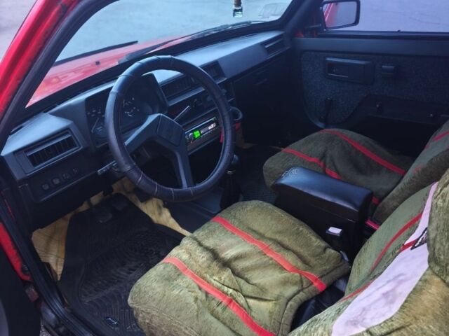Красный ЗАЗ 1102 Таврия, объемом двигателя 1 л и пробегом 999 тыс. км за 476 $, фото 3 на Automoto.ua
