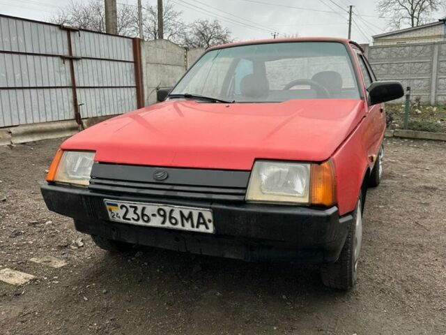 Красный ЗАЗ 1102 Таврия, объемом двигателя 0 л и пробегом 1 тыс. км за 521 $, фото 5 на Automoto.ua