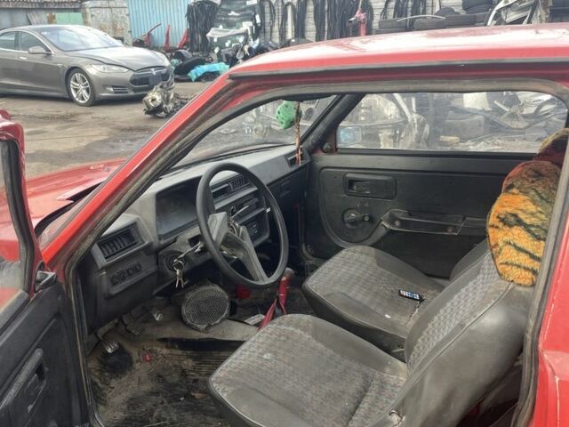 Красный ЗАЗ 1102 Таврия, объемом двигателя 1.2 л и пробегом 80 тыс. км за 321 $, фото 6 на Automoto.ua