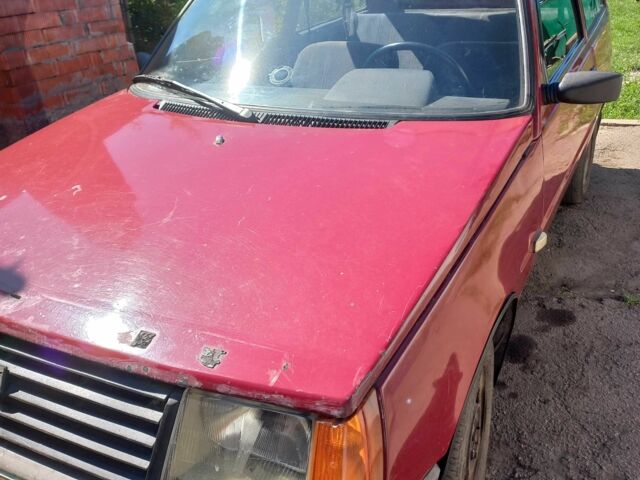 Красный ЗАЗ 1102 Таврия, объемом двигателя 1.2 л и пробегом 79 тыс. км за 650 $, фото 6 на Automoto.ua