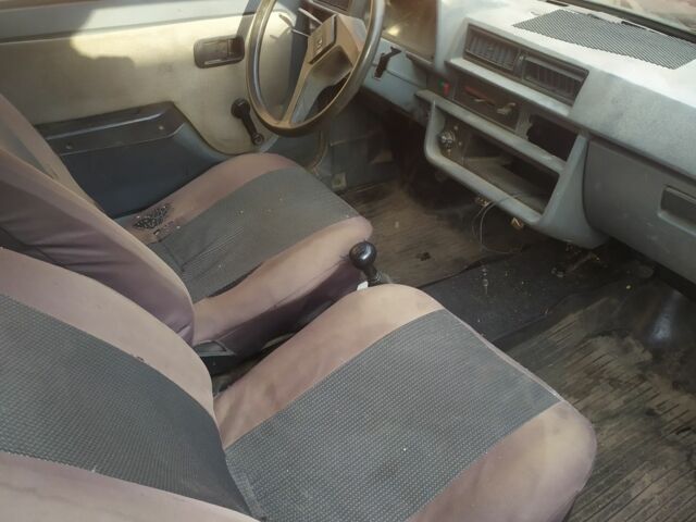 Красный ЗАЗ 1102 Таврия, объемом двигателя 0 л и пробегом 89 тыс. км за 240 $, фото 4 на Automoto.ua