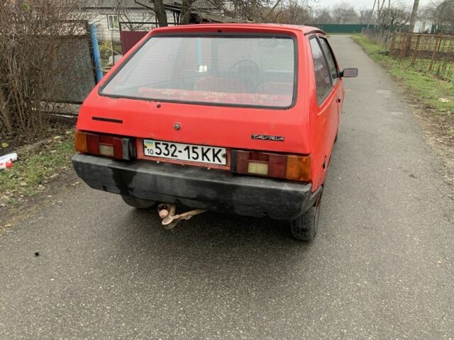 Красный ЗАЗ 1102 Таврия, объемом двигателя 1.3 л и пробегом 3 тыс. км за 307 $, фото 5 на Automoto.ua