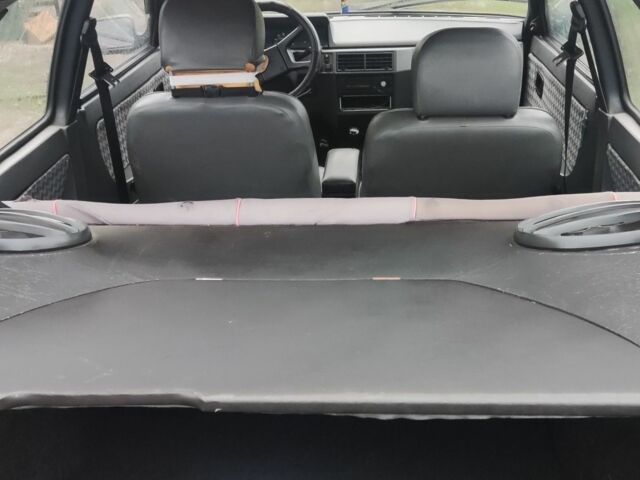 Красный ЗАЗ 1102 Таврия, объемом двигателя 1.2 л и пробегом 989 тыс. км за 750 $, фото 1 на Automoto.ua