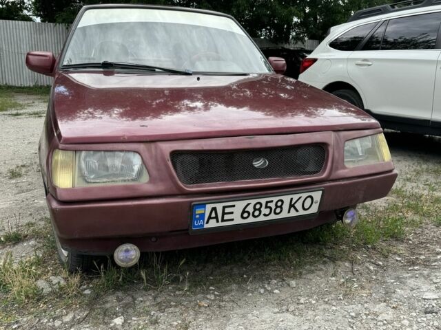 Красный ЗАЗ 1102 Таврия, объемом двигателя 1.1 л и пробегом 100 тыс. км за 375 $, фото 8 на Automoto.ua