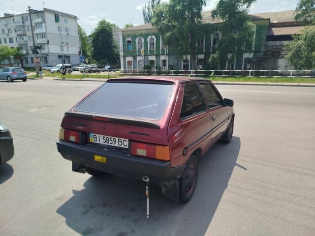 Красный ЗАЗ 1102 Таврия, объемом двигателя 1.1 л и пробегом 500 тыс. км за 726 $, фото 4 на Automoto.ua