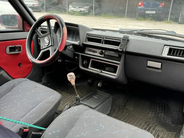 Красный ЗАЗ 1102 Таврия, объемом двигателя 1.1 л и пробегом 100 тыс. км за 375 $, фото 4 на Automoto.ua