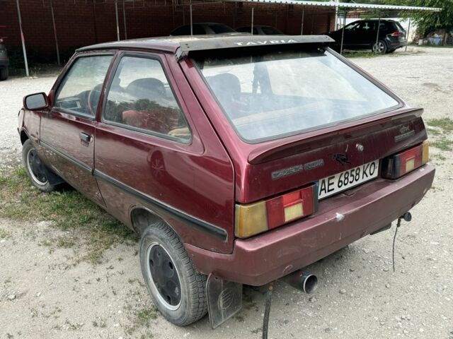 Красный ЗАЗ 1102 Таврия, объемом двигателя 1.1 л и пробегом 100 тыс. км за 375 $, фото 1 на Automoto.ua