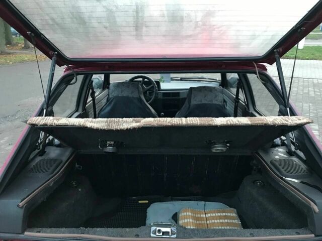 Красный ЗАЗ 1102 Таврия, объемом двигателя 0 л и пробегом 100 тыс. км за 850 $, фото 6 на Automoto.ua