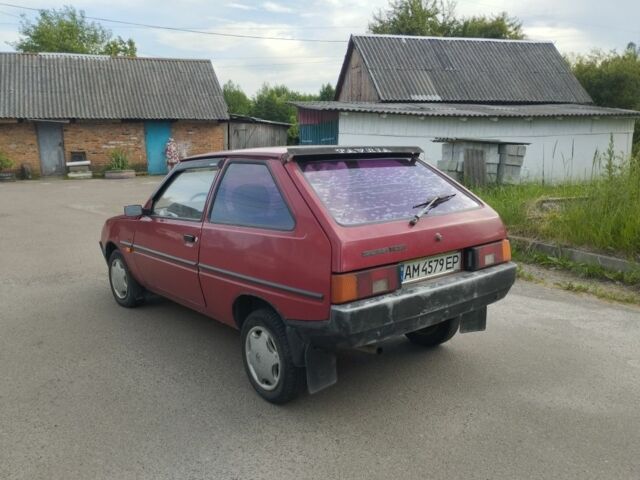Красный ЗАЗ 1102 Таврия, объемом двигателя 1.2 л и пробегом 150 тыс. км за 900 $, фото 5 на Automoto.ua