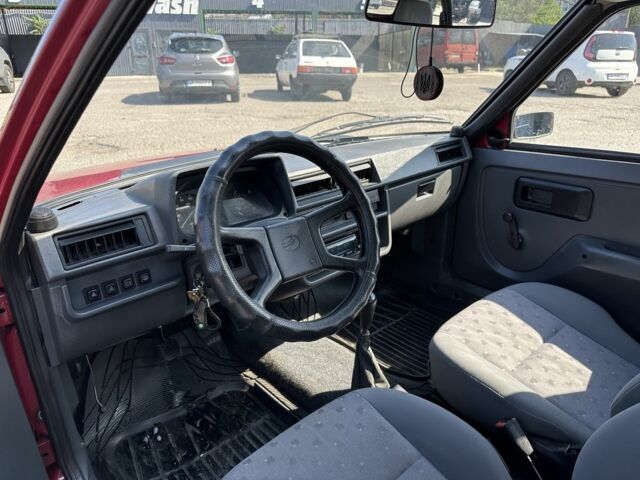 Красный ЗАЗ 1102 Таврия, объемом двигателя 1.1 л и пробегом 203 тыс. км за 800 $, фото 3 на Automoto.ua