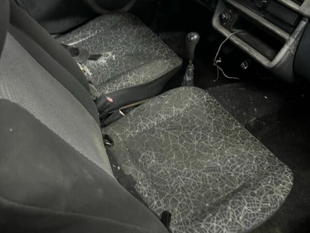 Красный ЗАЗ 1102 Таврия, объемом двигателя 1.2 л и пробегом 180 тыс. км за 522 $, фото 10 на Automoto.ua