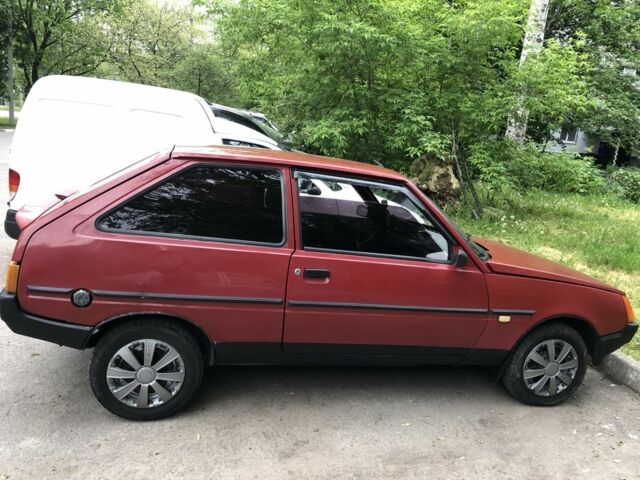 Красный ЗАЗ 1102 Таврия, объемом двигателя 1.2 л и пробегом 240 тыс. км за 800 $, фото 2 на Automoto.ua