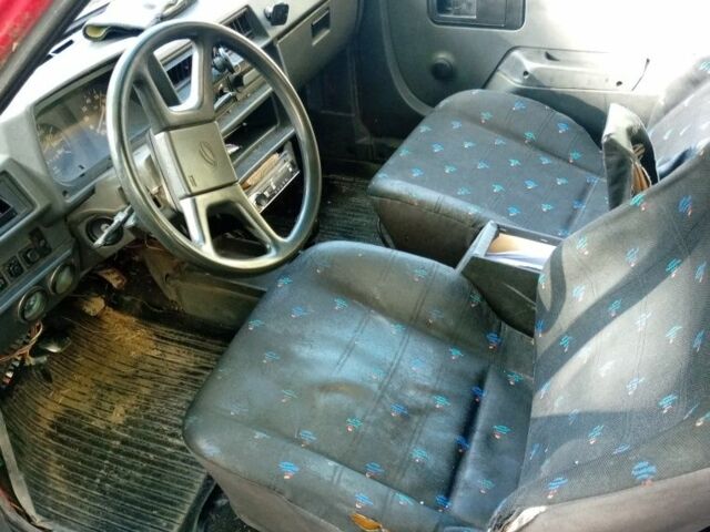 Красный ЗАЗ 1102 Таврия, объемом двигателя 1.1 л и пробегом 3 тыс. км за 500 $, фото 5 на Automoto.ua