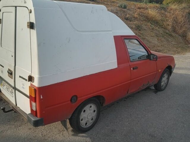 Красный ЗАЗ 1102 Таврия, объемом двигателя 1 л и пробегом 160 тыс. км за 335 $, фото 2 на Automoto.ua