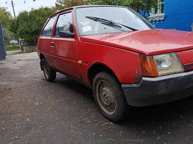 Красный ЗАЗ 1102 Таврия, объемом двигателя 1.1 л и пробегом 152 тыс. км за 550 $, фото 2 на Automoto.ua