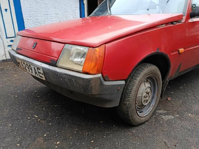 Красный ЗАЗ 1102 Таврия, объемом двигателя 1.1 л и пробегом 152 тыс. км за 550 $, фото 4 на Automoto.ua