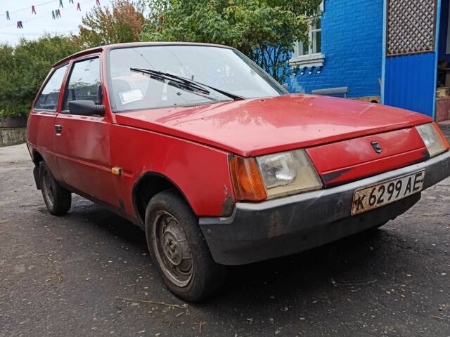 Красный ЗАЗ 1102 Таврия, объемом двигателя 1.1 л и пробегом 152 тыс. км за 550 $, фото 3 на Automoto.ua