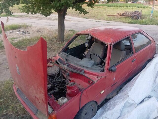 Красный ЗАЗ 1102 Таврия, объемом двигателя 0 л и пробегом 1000 тыс. км за 357 $, фото 1 на Automoto.ua