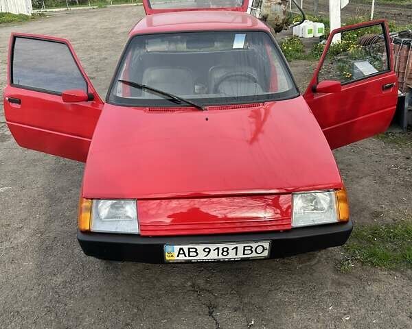 Красный ЗАЗ 1102 Таврия, объемом двигателя 1.1 л и пробегом 140 тыс. км за 1100 $, фото 1 на Automoto.ua