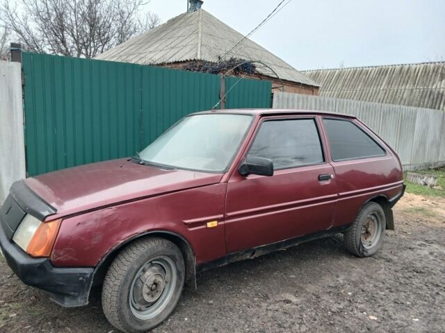 Червоний ЗАЗ 1102 Таврія, об'ємом двигуна 2 л та пробігом 300 тис. км за 828 $, фото 2 на Automoto.ua
