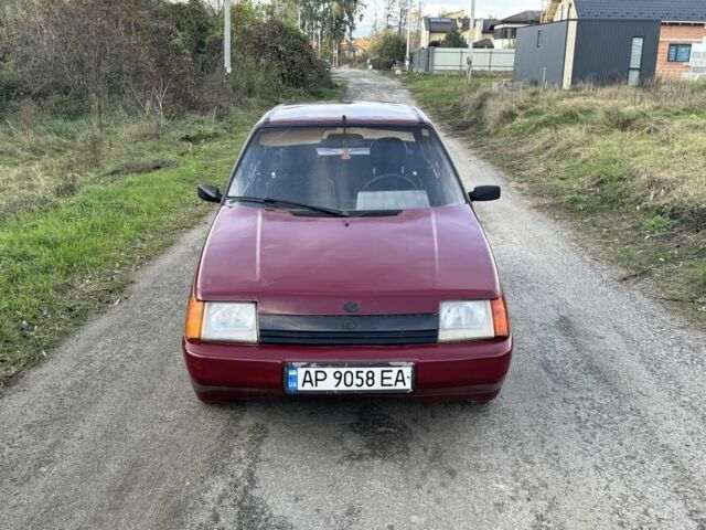 ЗАЗ 1102 Таврия 2004 в Боярка на Automoto.ua Красный ЗАЗ 1102 Таврия, объемом двигателя 1.2 л и пробегом 160 тыс. км за 800 $, фото 1 на Automoto.ua